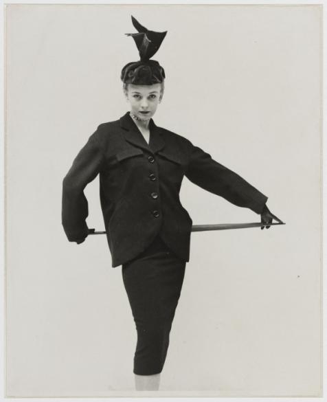 Tailleur en drap Balenciaga, Album du Figaro octobre 1950 | Paris Musées