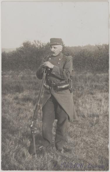 Georges Hugo en uniforme de soldat pendant la Première Guerre mondiale |  Paris Musées