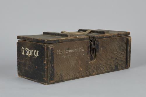 Munitionskiste für G-Sprgr (Gewehr-Sprenggranaten) - Caisse de munitions  allemande pour 30 grenades à fusil anti-personnel | Paris Musées